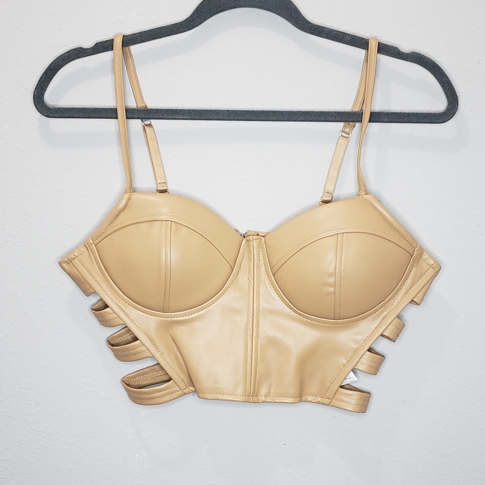 Cute crop top NWOT